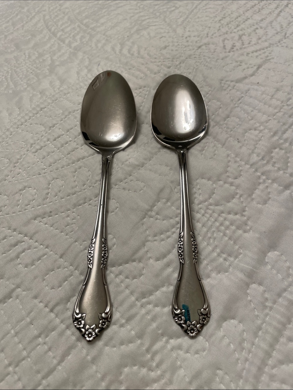 Vintage Set of 2 ONEIDA Serving Spoons MANSFIELD Floral Pattern Stainless Steel
